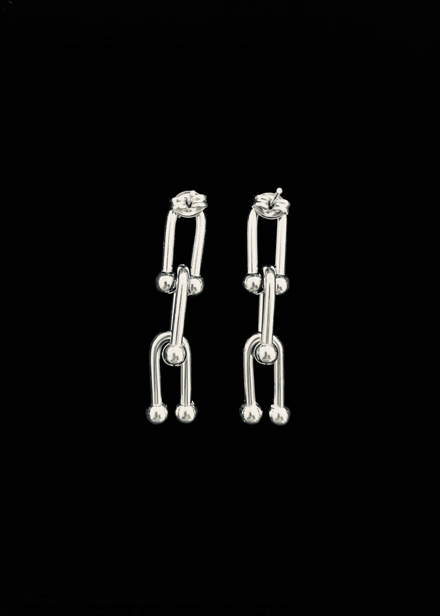 A Tone Link Earrings - Silver